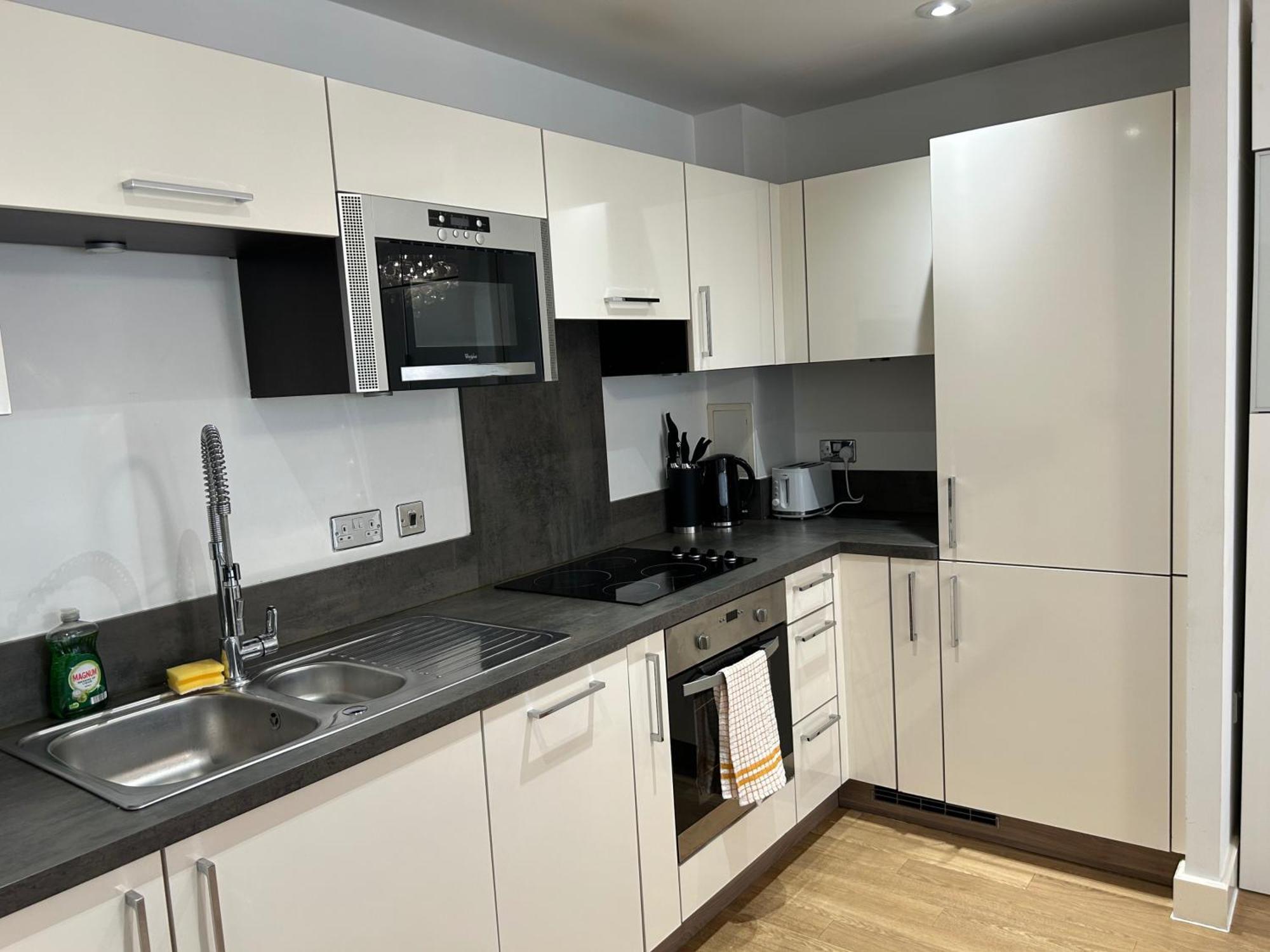 1-bed Sleeps 4 To Shops & Transport Appartement