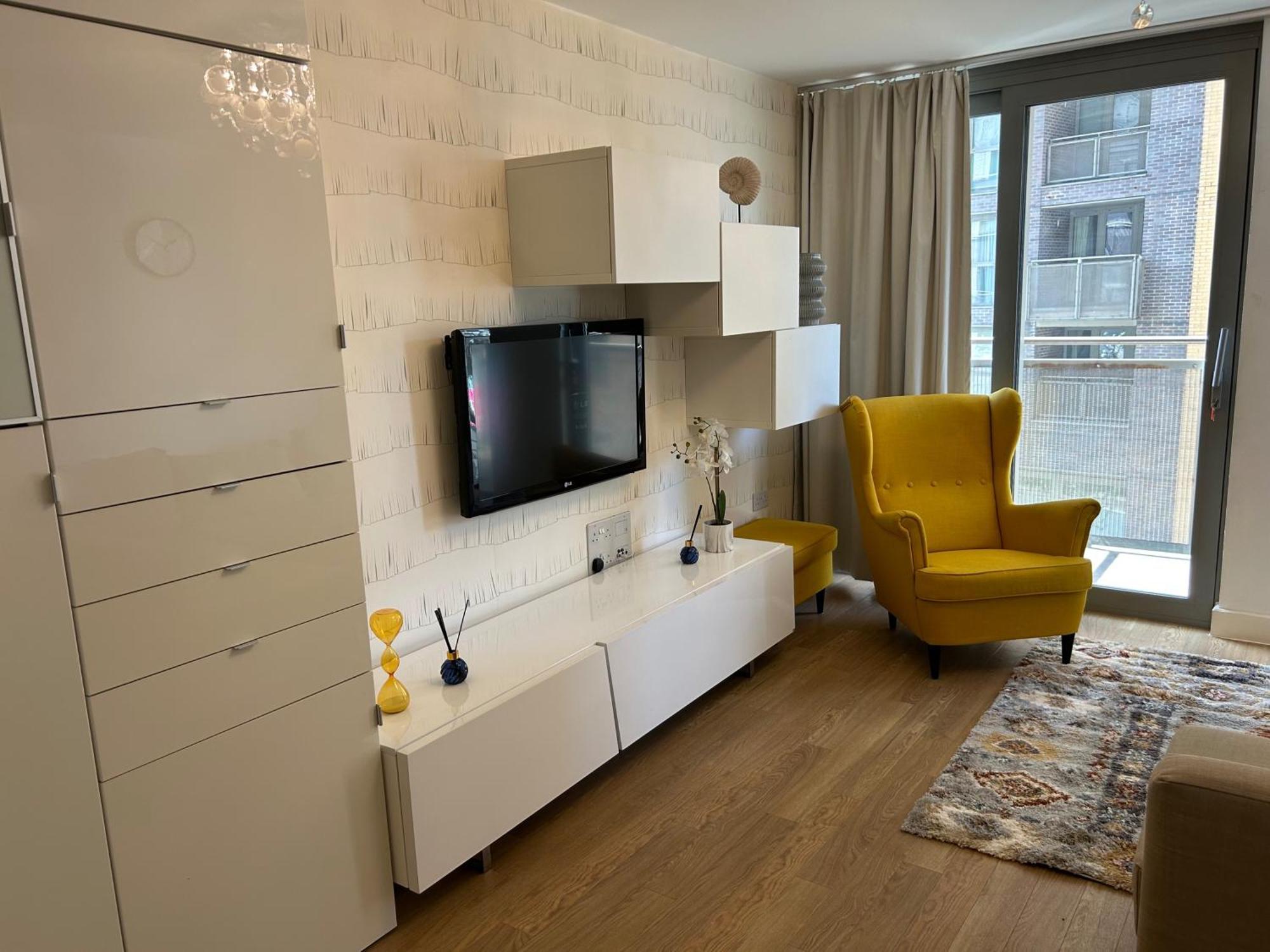 Appartement 1-bed Sleeps 4 To Shops & Transport *