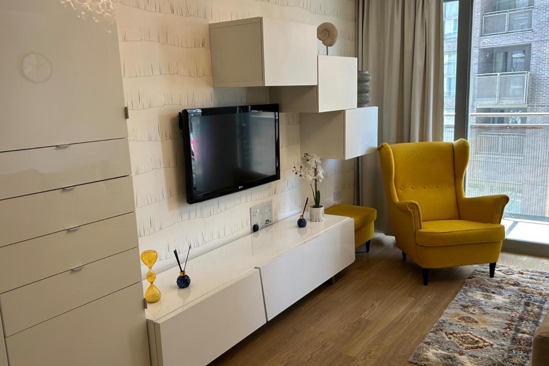 1-bed Sleeps 4 To Shops & Transport London
