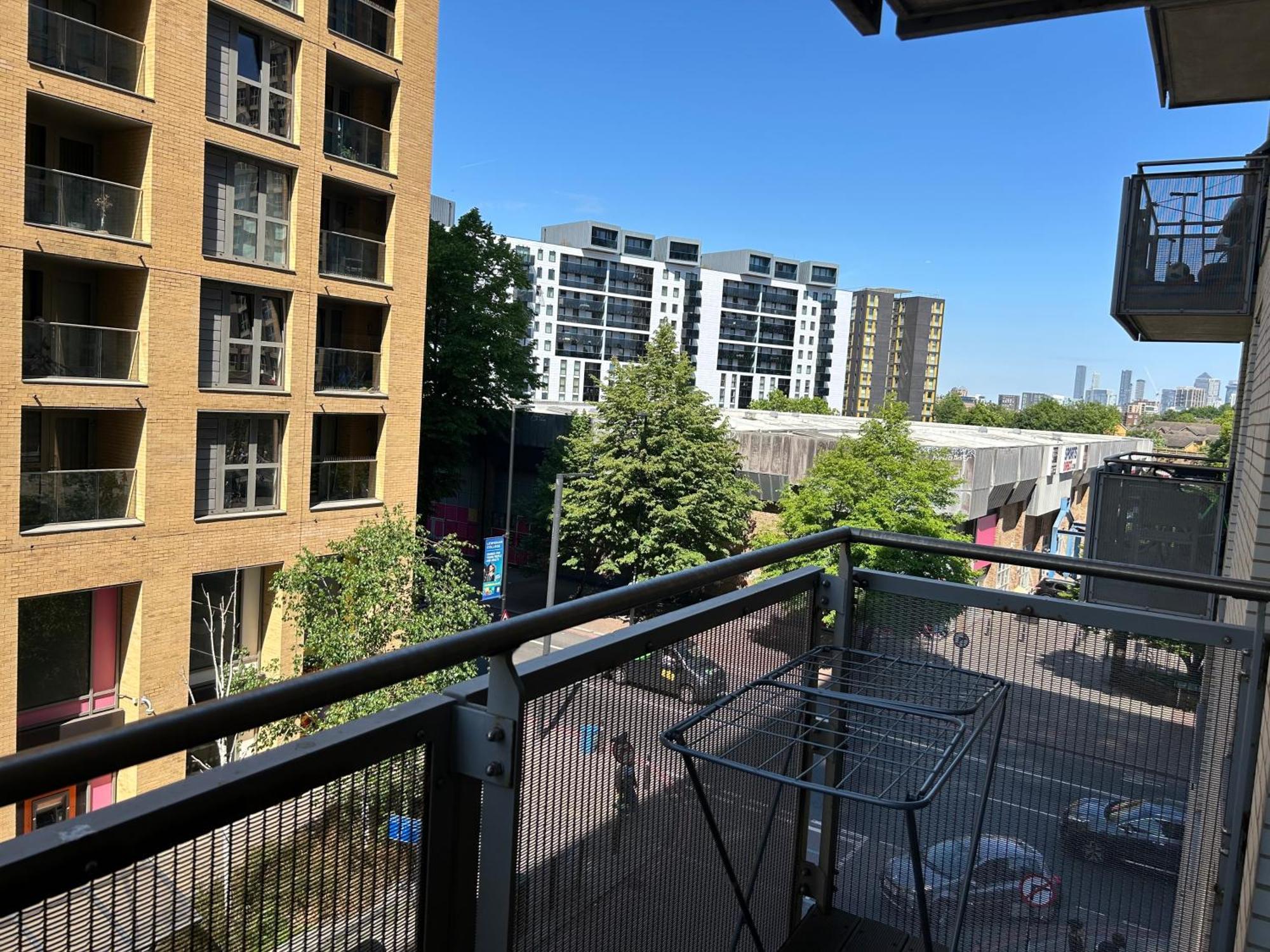 1-bed Sleeps 4 To Shops & Transport Londres